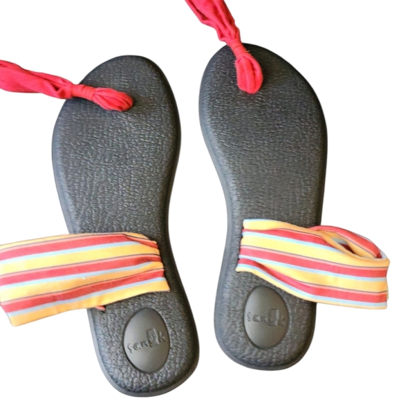 Sanuk Sandals - Picture 6 of 6